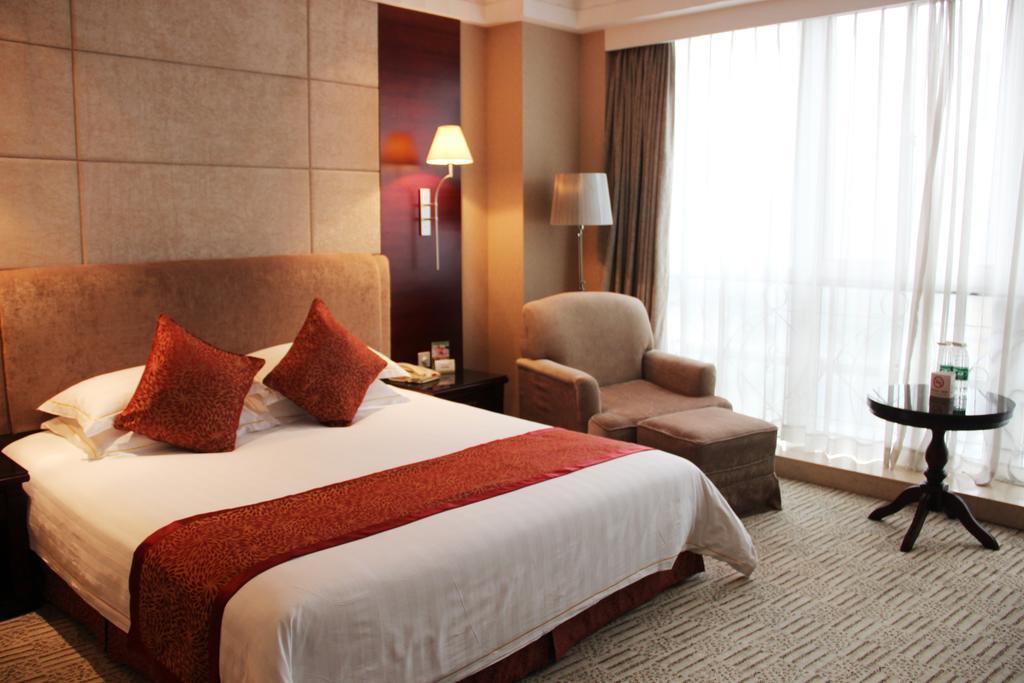 Graceland International Hotel 4*