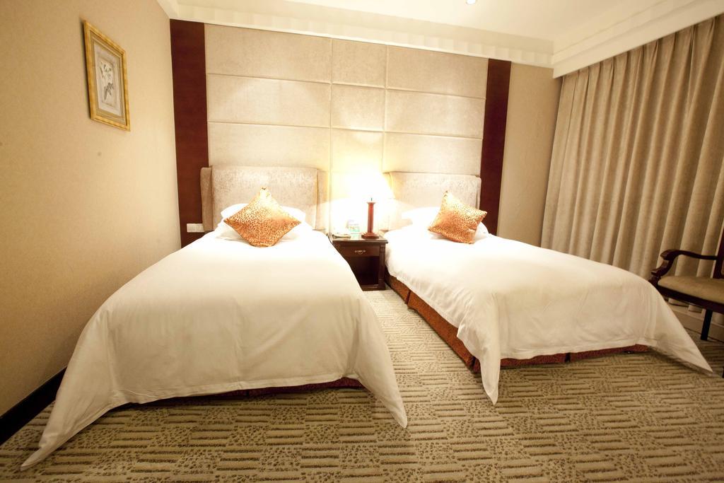 Graceland International Hotel 4*