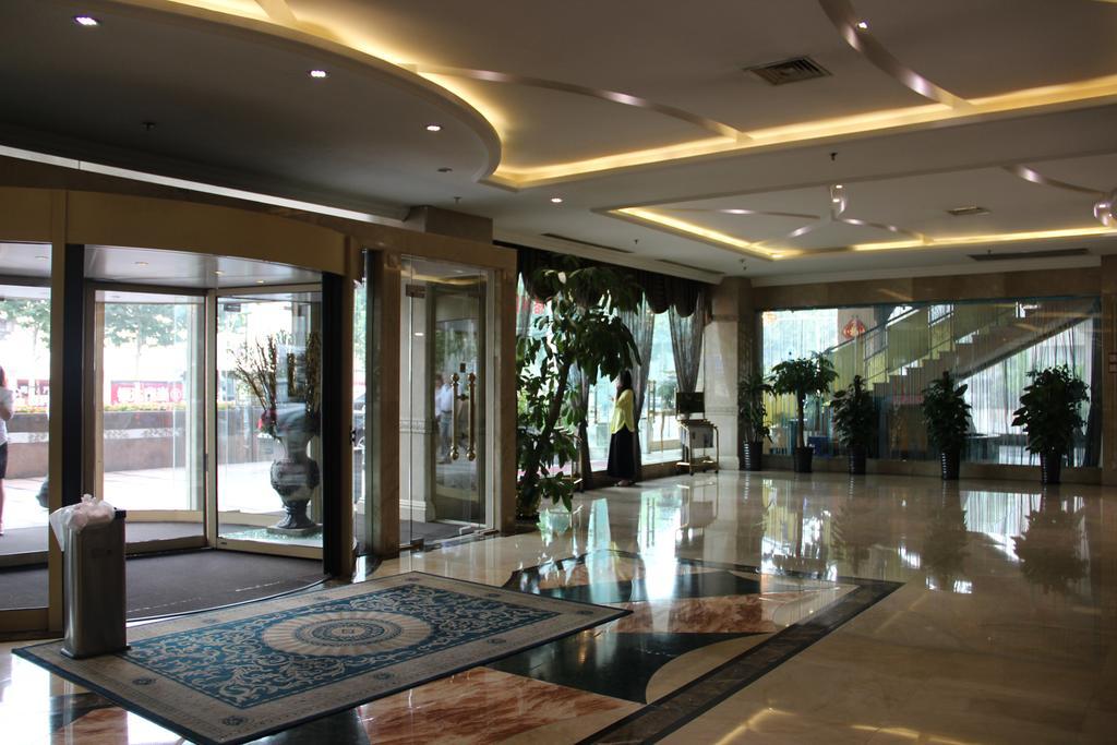 Graceland International 4*