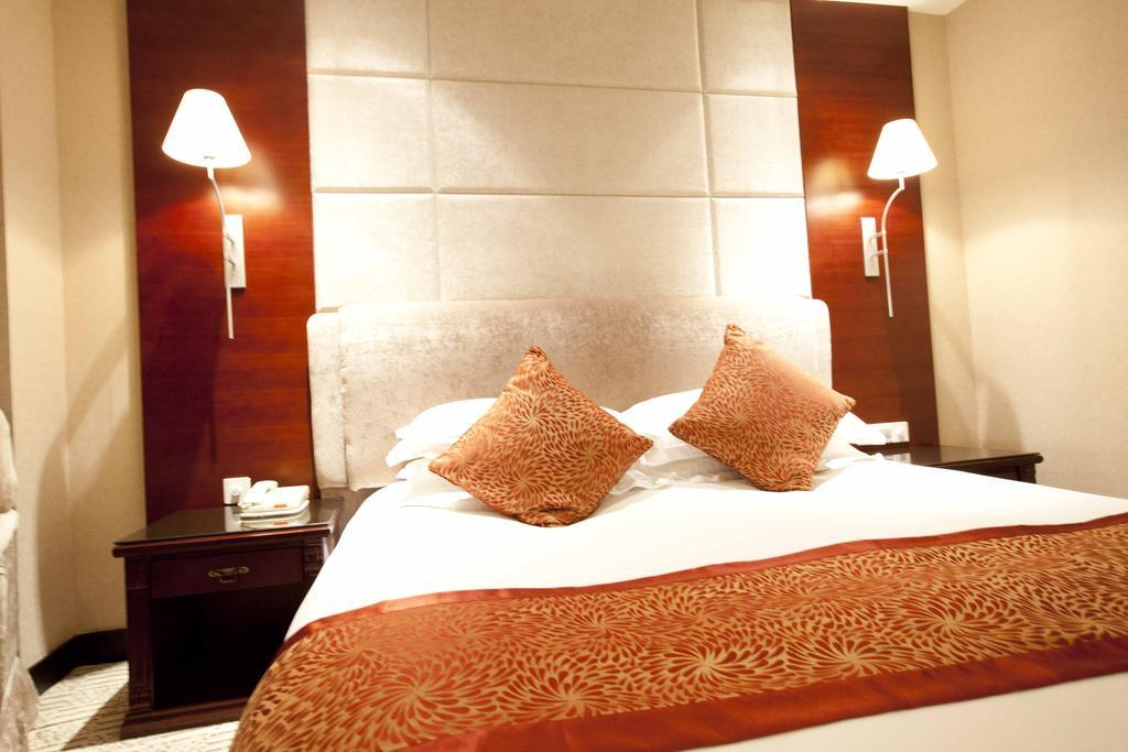 Hotel Graceland International